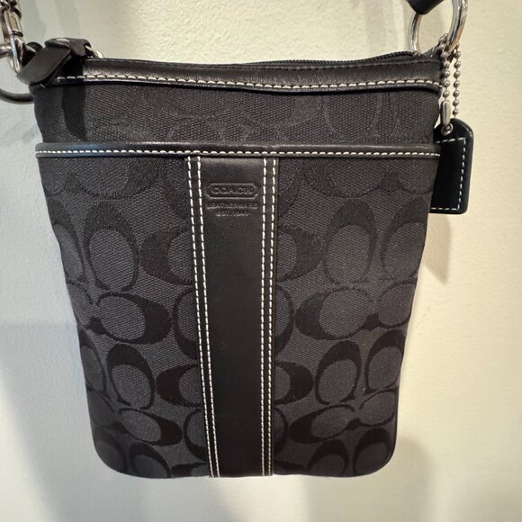 ๐ค Coach Black Signature Crossbody Bag | Excellent Condition - Picture 4 of 12